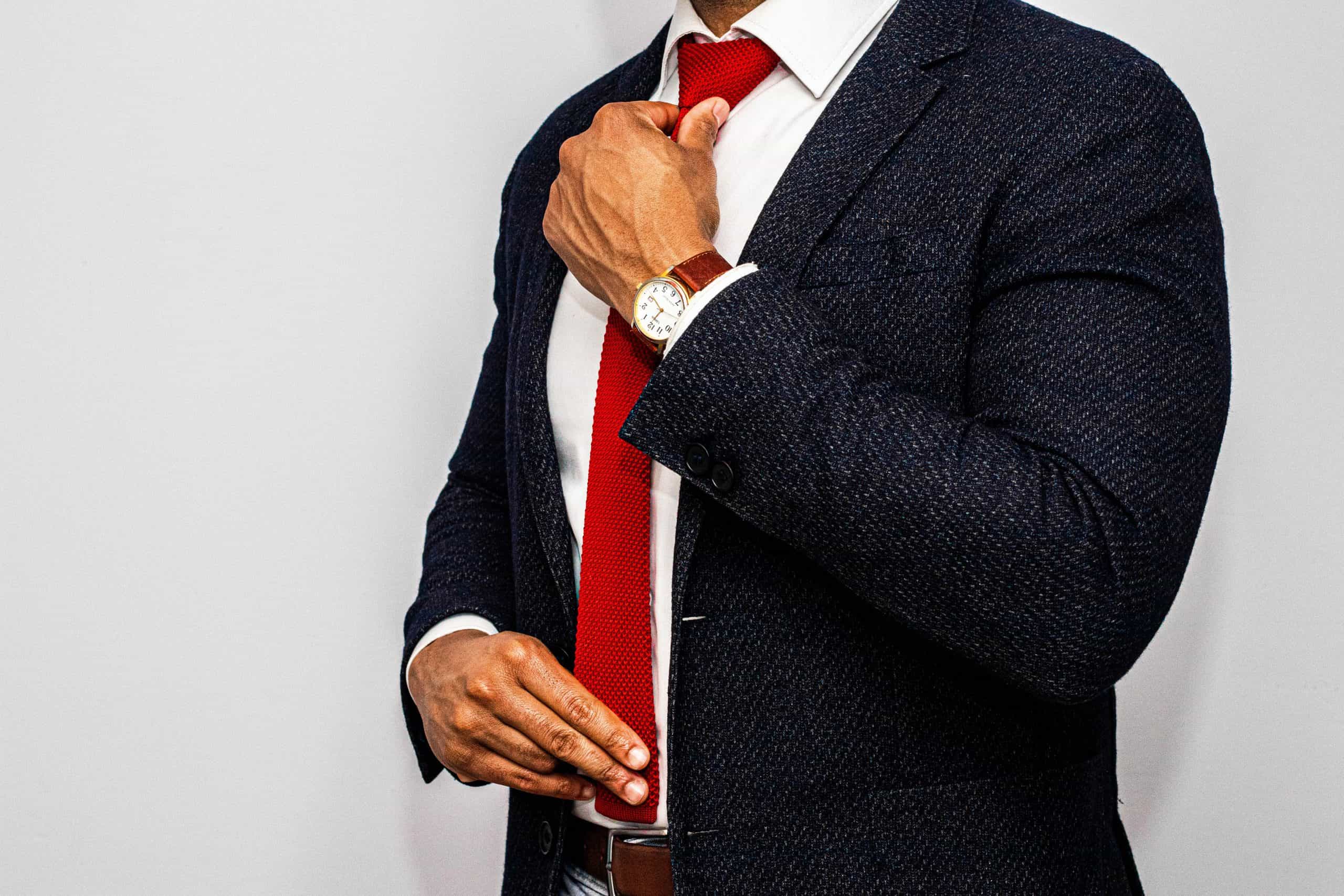 Jak zawiązać krawat? – poradnik krok po kroku