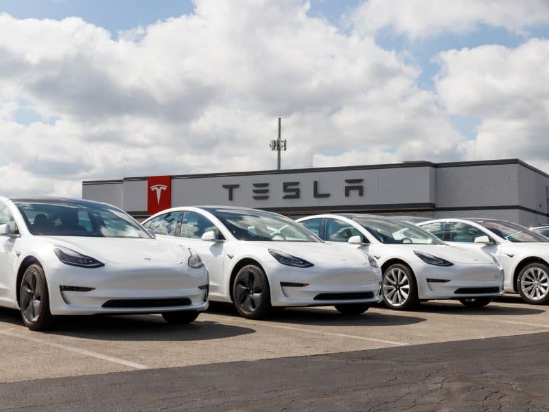 Tesla – auto przyszłości czy przynęta na laików?