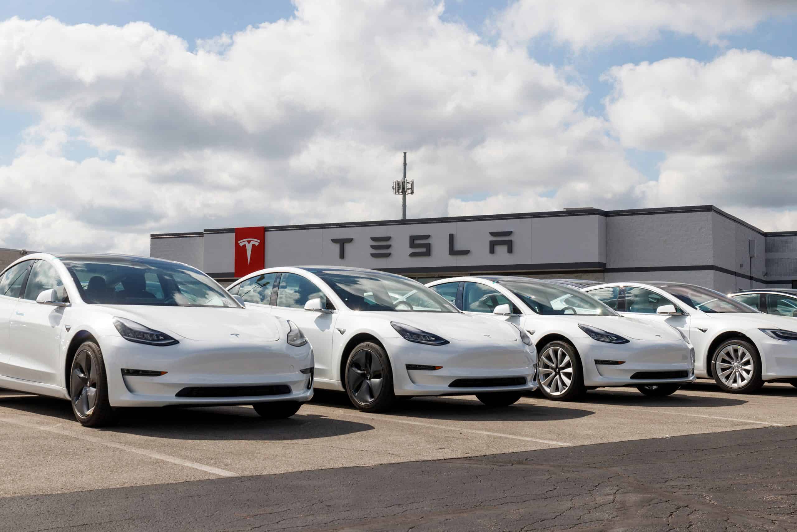 Tesla – auto przyszłości czy przynęta na laików?