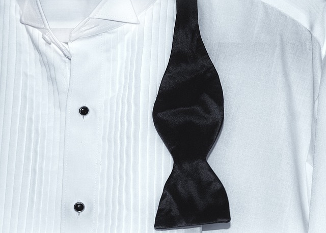 Elegancja i precyzja: dlaczego warto wybrać koszule na wymiar?